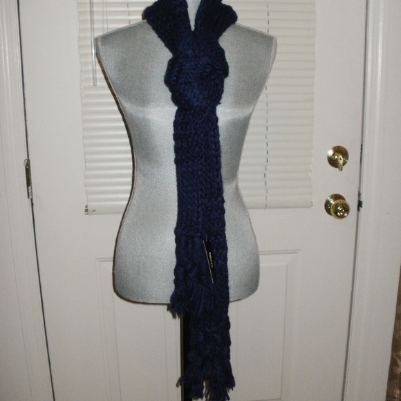 Soft Chunky Fringe Navy Oblong Scarf ( O/S ) - Picture 4 of 7